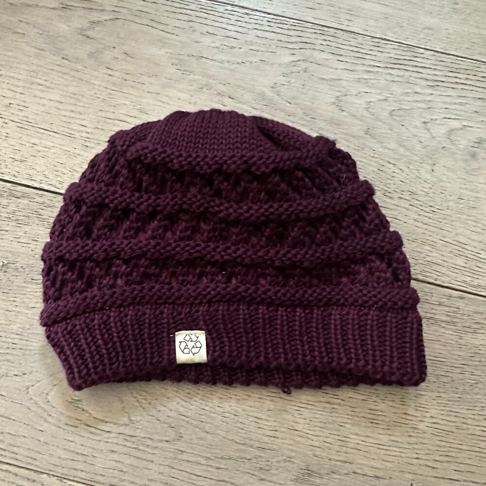 David & Young Messy Bun Beanie